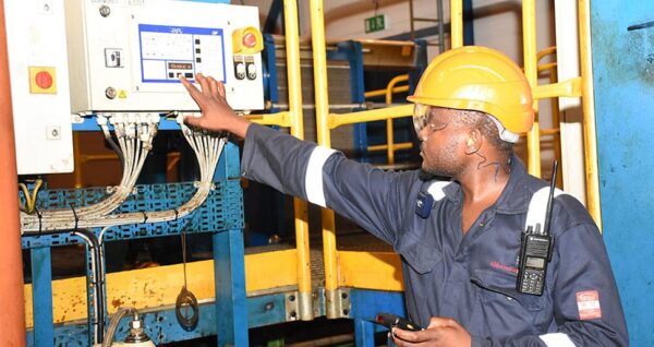 dabamba_0003s_0011_Globeleq_Dibamba_yellow