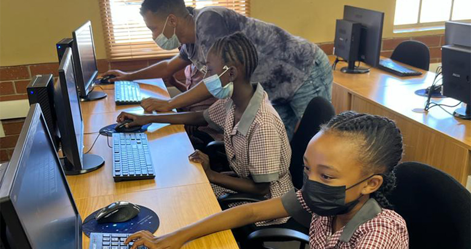Thornhill-Computer-Lab47-Education-–-South-Africa-OR-OTHER-LOCAL-PROGRAMMES